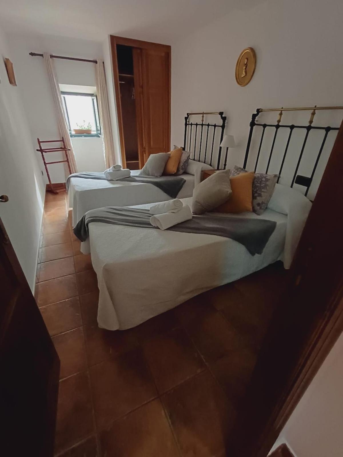 El Portal Del Abuelo Apartment อาเรนัส เด กาบราเลส ภายนอก รูปภาพ