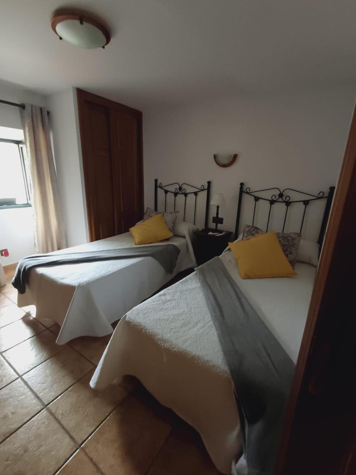 El Portal Del Abuelo Apartment อาเรนัส เด กาบราเลส ภายนอก รูปภาพ