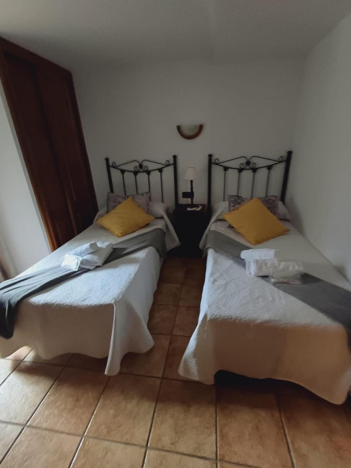 El Portal Del Abuelo Apartment อาเรนัส เด กาบราเลส ภายนอก รูปภาพ