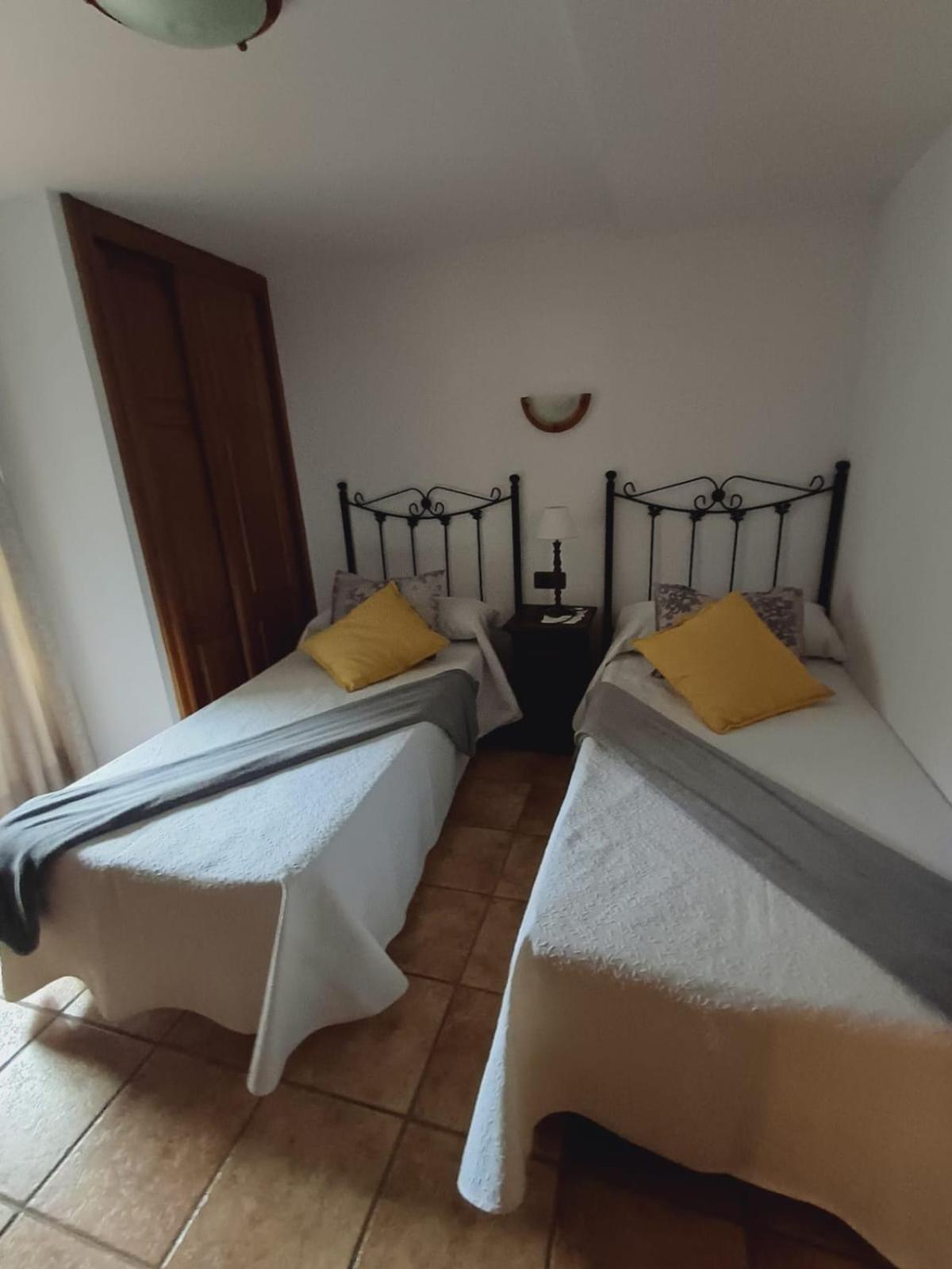 El Portal Del Abuelo Apartment อาเรนัส เด กาบราเลส ภายนอก รูปภาพ