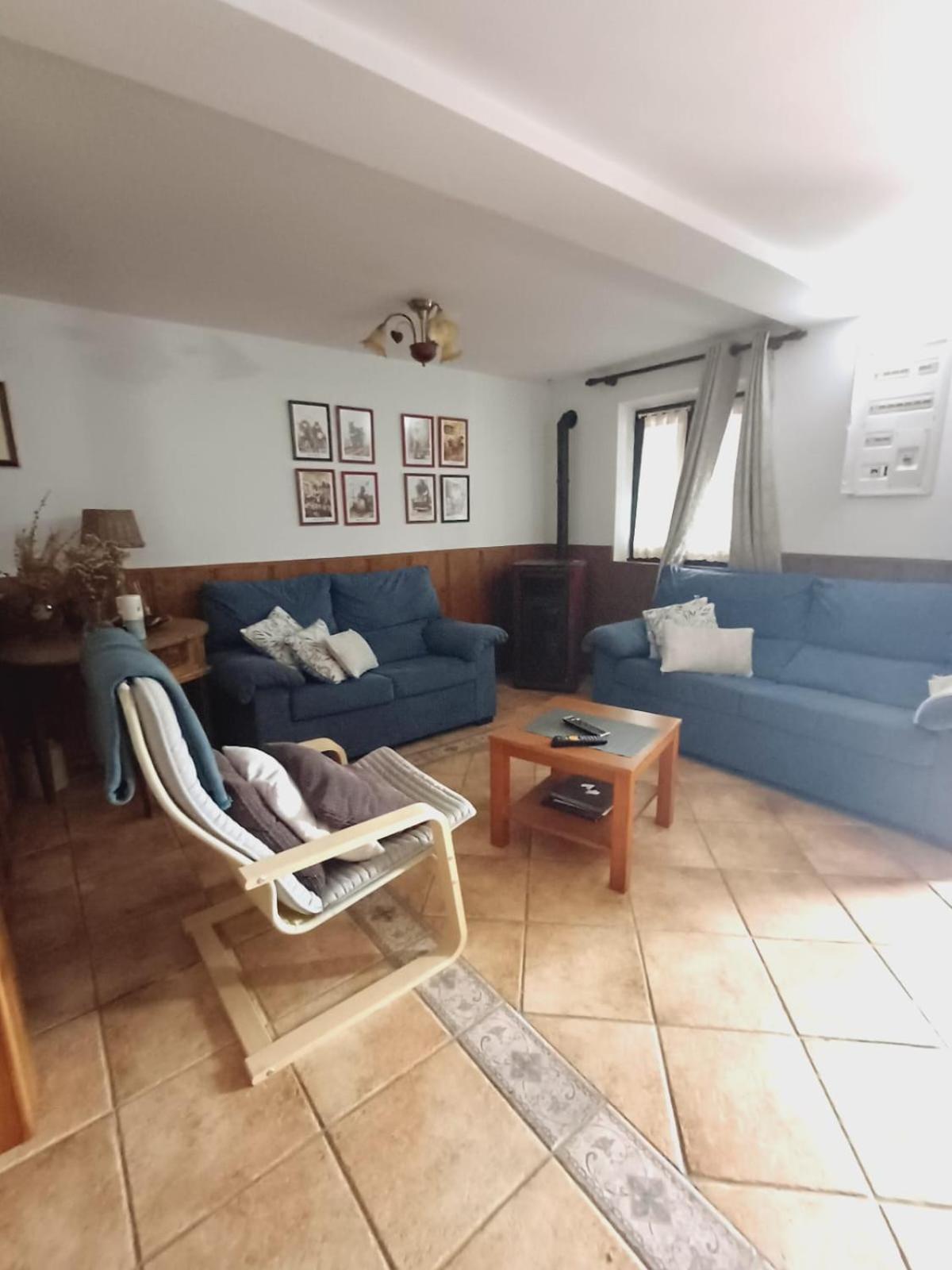 El Portal Del Abuelo Apartment อาเรนัส เด กาบราเลส ภายนอก รูปภาพ
